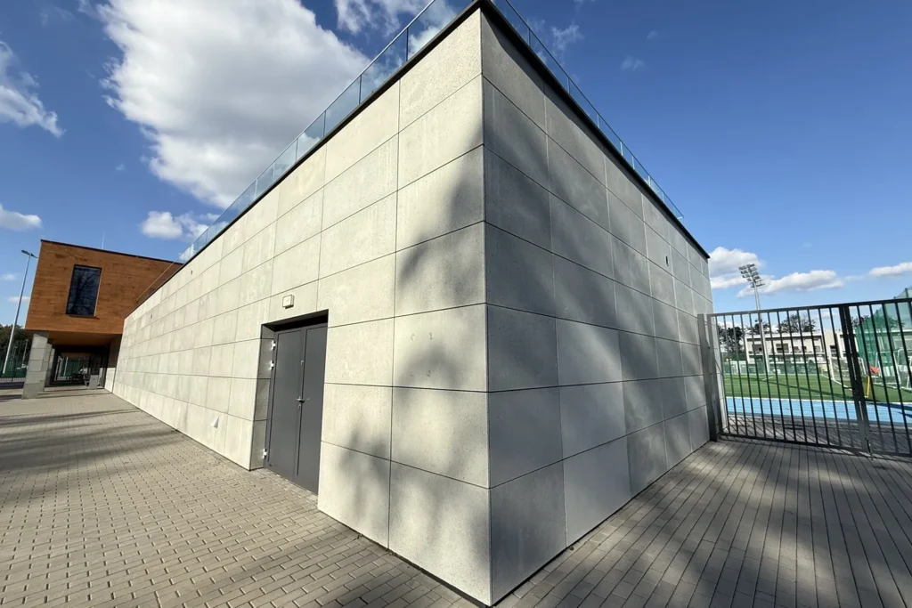BETONOVA – Płyty elewacyjne z betonu architektonicznego